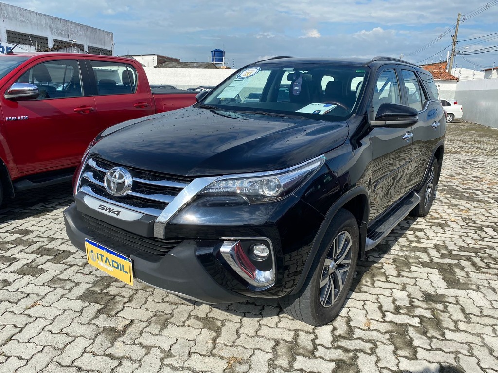 Carros usados TOYOTA HILUX SW4 2.8 SRX 4X4 7 LUGARES 16V TURBO INTERCOOLER DIESEL 4P AUTOMÁTICO