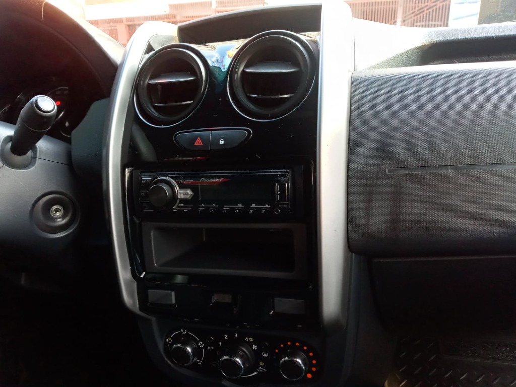 RENAULT DUSTER OROCH 1.6 16V SCE FLEX EXPRESS MANUAL RENAULT DUSTER OROCH 1.6 16V SCE FLEX EXPRESS MANUAL
