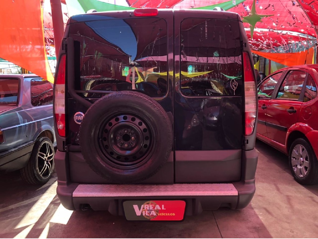 FIAT DOBLO 1.8 MPI ADVENTURE 8V FLEX 4P MANUAL FIAT DOBLO 1.8 MPI ADVENTURE 8V FLEX 4P MANUAL
