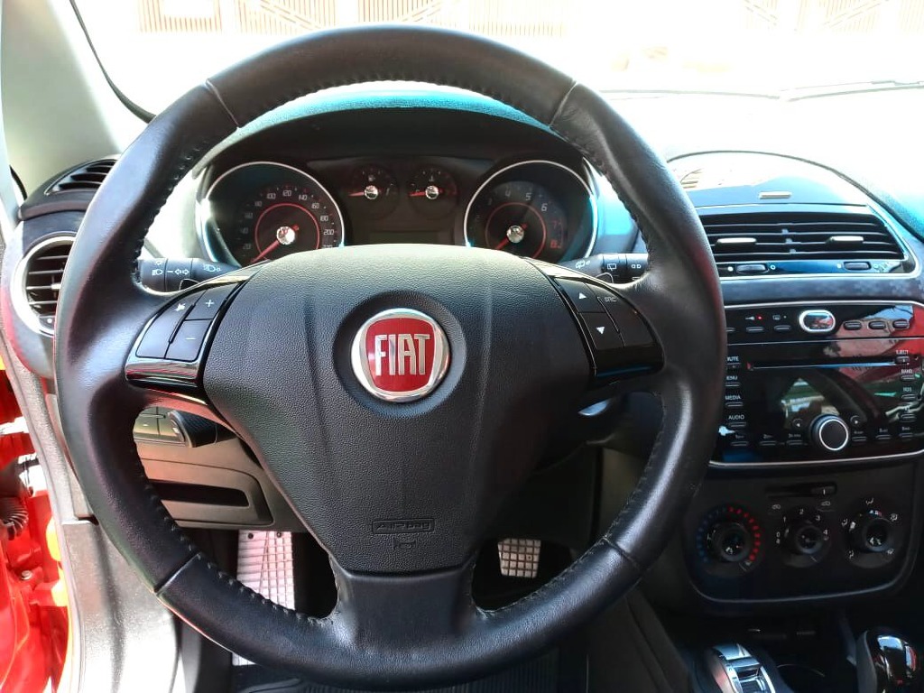 FIAT PUNTO 1.8 SPORTING 16V FLEX 4P AUTOMATIZADO FIAT PUNTO 1.8 SPORTING 16V FLEX 4P AUTOMATIZADO