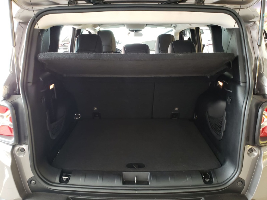 JEEP RENEGADE 1.8 16V FLEX LONGITUDE 4P AUTOMATICO JEEP RENEGADE 1.8 16V FLEX LONGITUDE 4P AUTOMATICO