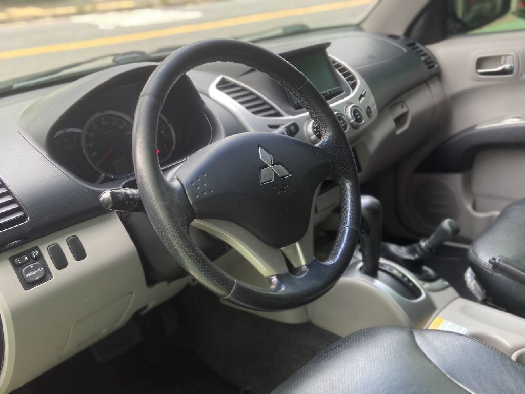 MITSUBISHI L-200 TRITON CAB.DUPLA 4X4-AT 3.2 16V TB-IC MITSUBISHI L-200 TRITON CAB.DUPLA 4X4-AT 3.2 16V TB-IC