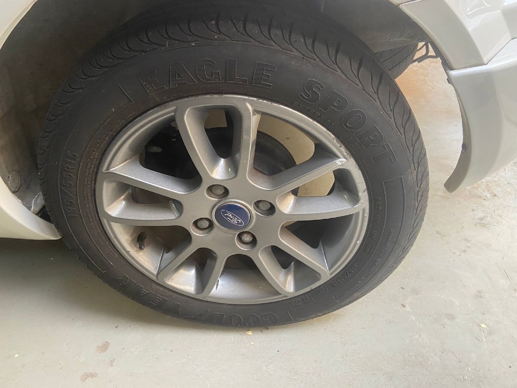 FORD KA 1.6 MPI SPORT 8V FLEX 2P MANUAL FORD KA 1.6 MPI SPORT 8V FLEX 2P MANUAL