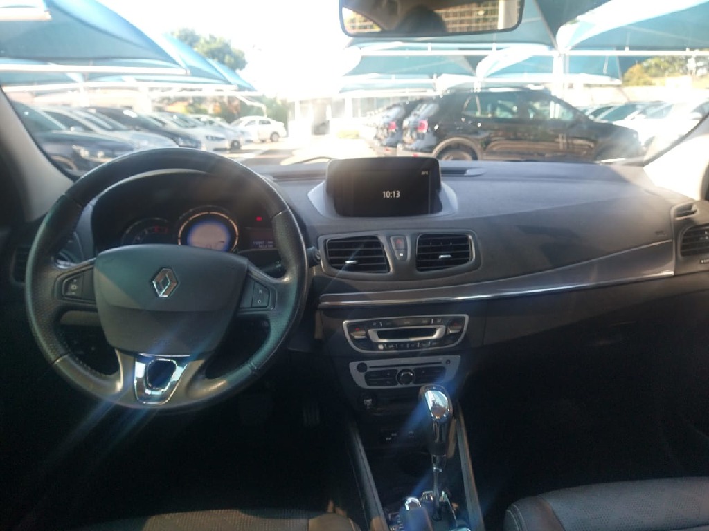 RENAULT FLUENCE 2.0 DYNAMIQUE PLUS 16V FLEX 4P AUTOMATICO RENAULT FLUENCE 2.0 DYNAMIQUE PLUS 16V FLEX 4P AUTOMATICO