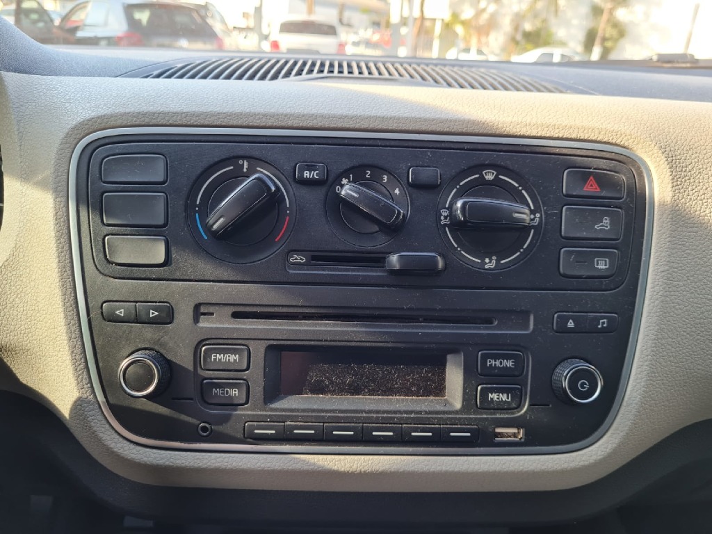 VOLKSWAGEN UP 1.0 TSI MOVE UP 12V FLEX 4P MANUAL VOLKSWAGEN UP 1.0 TSI MOVE UP 12V FLEX 4P MANUAL