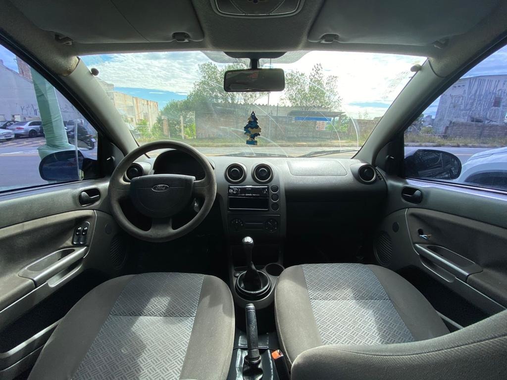 FORD FIESTA 1.0 MPI SEDAN 8V FLEX 4P MANUAL FORD FIESTA 1.0 MPI SEDAN 8V FLEX 4P MANUAL