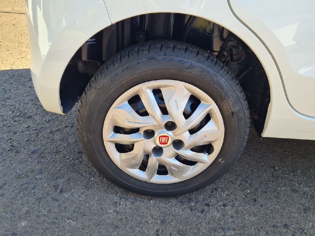 FIAT MOBI 1.0 8V EVO FLEX LIKE. MANUAL FIAT MOBI 1.0 8V EVO FLEX LIKE. MANUAL