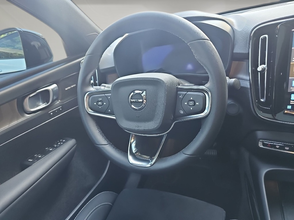 volvo C40 P8 RECHARGE TWIN ELECTRIC ULTIMATE AWD 2024