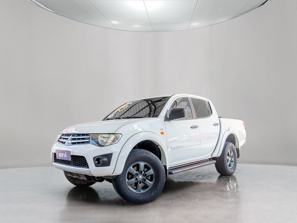 Carros seminovos MITSUBISHI L200 TRITON 2.4 HLS 4X2 CD 16V FLEX 4P MANUAL