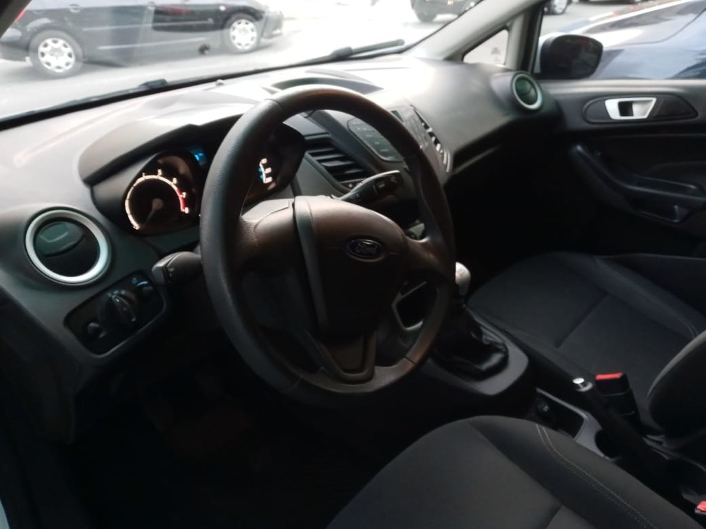 FORD FIESTA 1.6 SE HATCH 16V FLEX 4P MANUAL FORD FIESTA 1.6 SE HATCH 16V FLEX 4P MANUAL