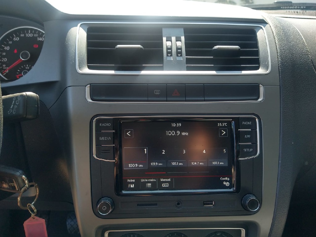 VOLKSWAGEN FOX 1.6 MSI TOTAL FLEX CONNECT 4P MANUAL VOLKSWAGEN FOX 1.6 MSI TOTAL FLEX CONNECT 4P MANUAL