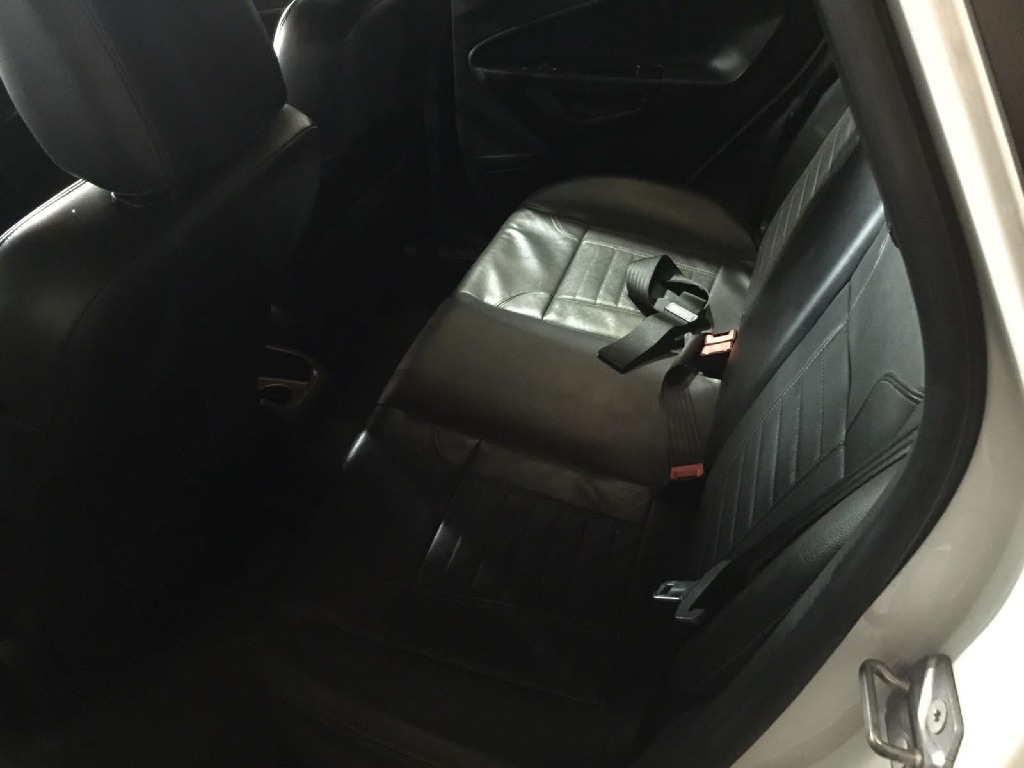 FORD FIESTA 1.6 TITANIUM HATCH 16V FLEX 4P POWERSHIFT FORD FIESTA 1.6 TITANIUM HATCH 16V FLEX 4P POWERSHIFT