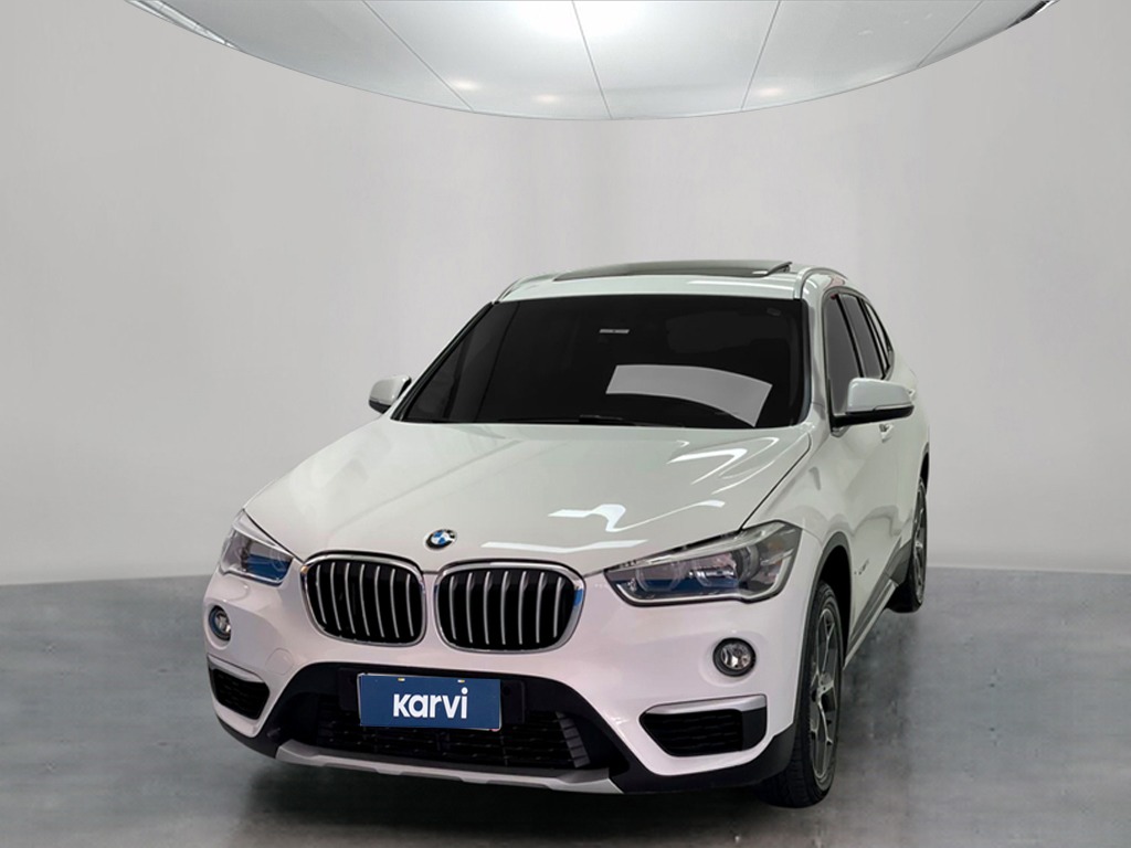 Carros seminovos BMW X1 2.0 16V TURBO ACTIVEFLEX SDRIVE20I 4P AUTOMATICO