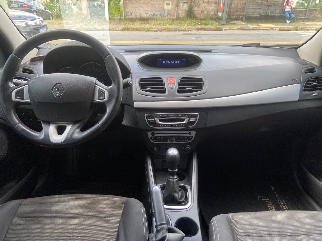RENAULT FLUENCE 2.0 DYNAMIQUE 16V FLEX 4P MANUAL RENAULT FLUENCE 2.0 DYNAMIQUE 16V FLEX 4P MANUAL