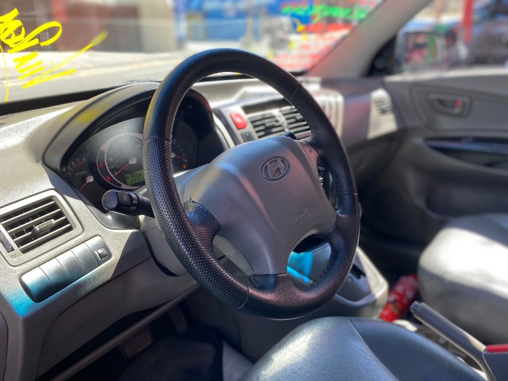 HYUNDAI TUCSON 2.0 MPFI GLS 16V 143CV 2WD GASOLINA 4P AUTOMATICO HYUNDAI TUCSON 2.0 MPFI GLS 16V 143CV 2WD GASOLINA 4P AUTOMATICO