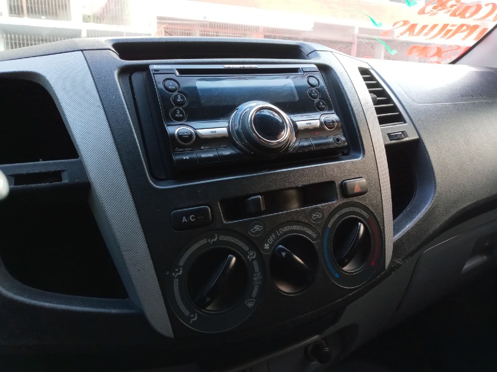 TOYOTA HILUX 3.0 SRV 4X4 CD 16V TURBO INTERCOOLER DIESEL 4P MANUAL TOYOTA HILUX 3.0 SRV 4X4 CD 16V TURBO INTERCOOLER DIESEL 4P MANUAL