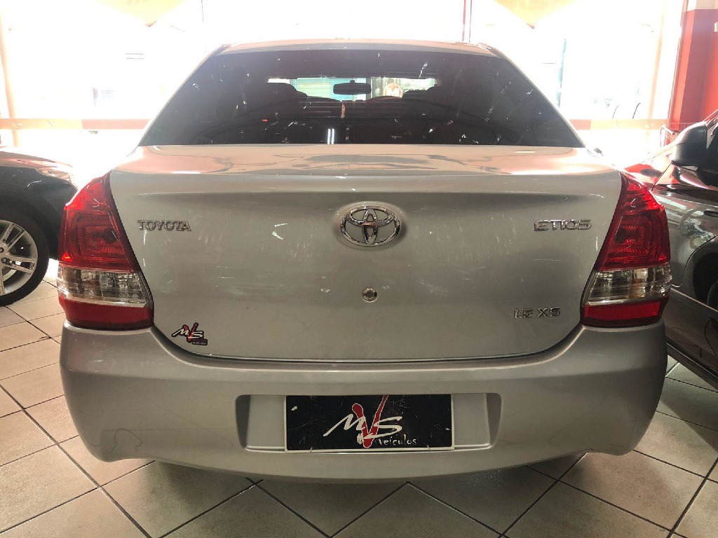 TOYOTA ETIOS 1.5 XS SEDAN 16V FLEX 4P MANUAL TOYOTA ETIOS 1.5 XS SEDAN 16V FLEX 4P MANUAL