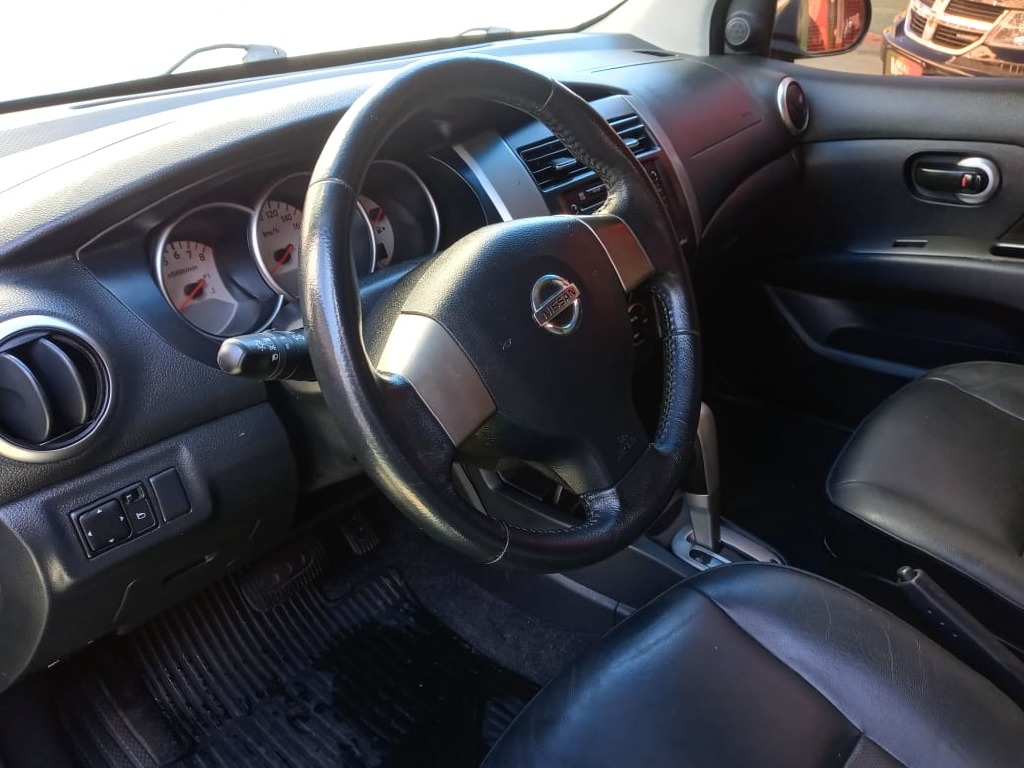 NISSAN LIVINA 1.8 SL X-GEAR 16V FLEX 4P AUTOMATICO NISSAN LIVINA 1.8 SL X-GEAR 16V FLEX 4P AUTOMATICO