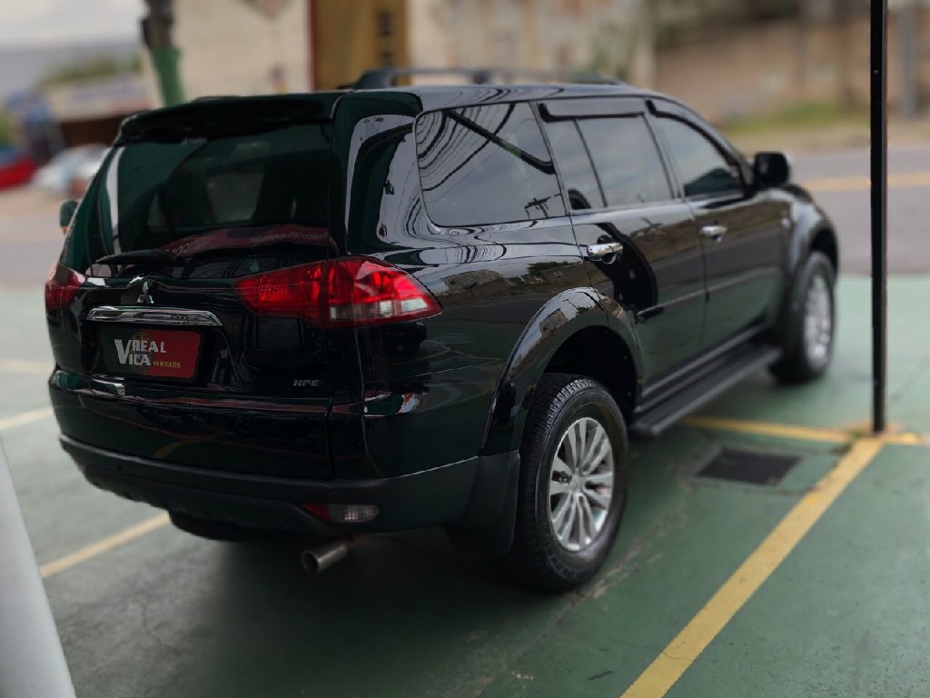 MITSUBISHI PAJERO 3.5 HPE 4X4 7 LUGARES V6 24V FLEX 4P AUTOMATICO MITSUBISHI PAJERO 3.5 HPE 4X4 7 LUGARES V6 24V FLEX 4P AUTOMATICO