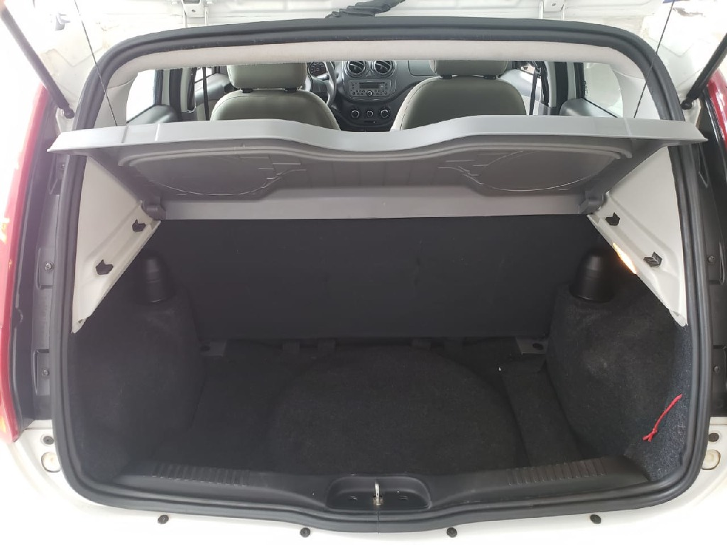 FIAT PALIO 1.6 MPI ESSENCE 16V FLEX 4P MANUAL FIAT PALIO 1.6 MPI ESSENCE 16V FLEX 4P MANUAL