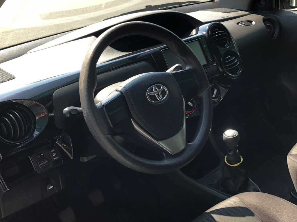 TOYOTA ETIOS 1.3 X 16V FLEX 4P MANUAL TOYOTA ETIOS 1.3 X 16V FLEX 4P MANUAL