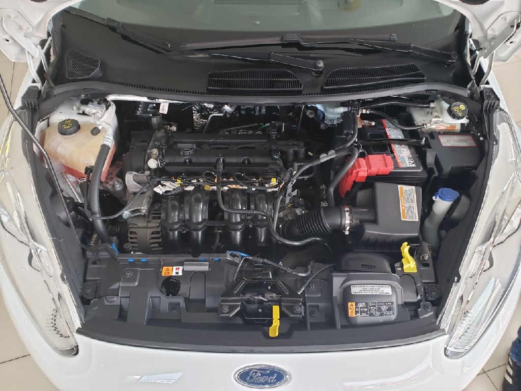 FORD FIESTA 1.6 TITANIUM HATCH 16V FLEX 4P POWERSHIFT FORD FIESTA 1.6 TITANIUM HATCH 16V FLEX 4P POWERSHIFT