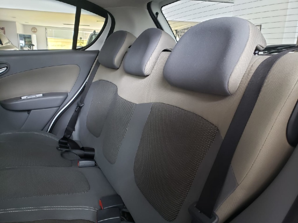 FIAT PALIO 1.6 MPI ESSENCE 16V FLEX 4P MANUAL FIAT PALIO 1.6 MPI ESSENCE 16V FLEX 4P MANUAL