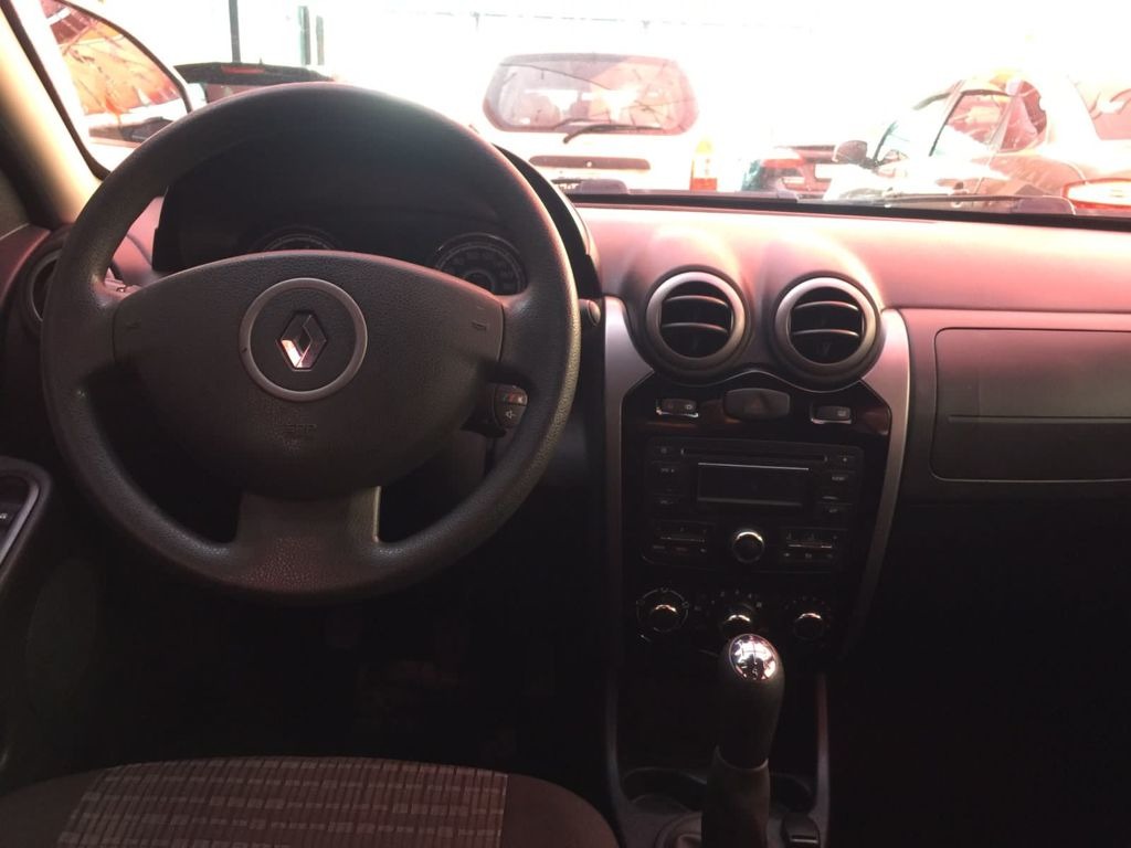 RENAULT SANDERO 1.6 EXPRESSION 8V FLEX 4P MANUAL RENAULT SANDERO 1.6 EXPRESSION 8V FLEX 4P MANUAL