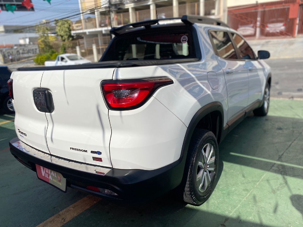 FIAT TORO 1.8 16V EVO FLEX FREEDOM AUTOMATICO FIAT TORO 1.8 16V EVO FLEX FREEDOM AUTOMATICO