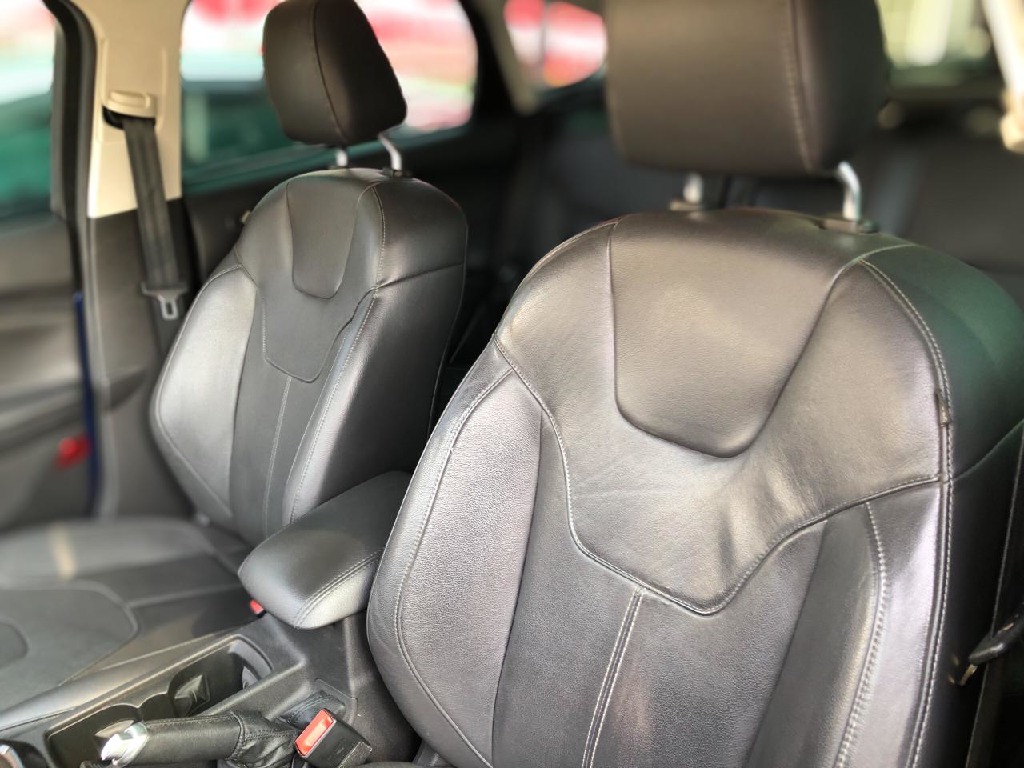 FORD FOCUS 2.0 TITANIUM 16V FLEX 4P POWERSHIFT FORD FOCUS 2.0 TITANIUM 16V FLEX 4P POWERSHIFT