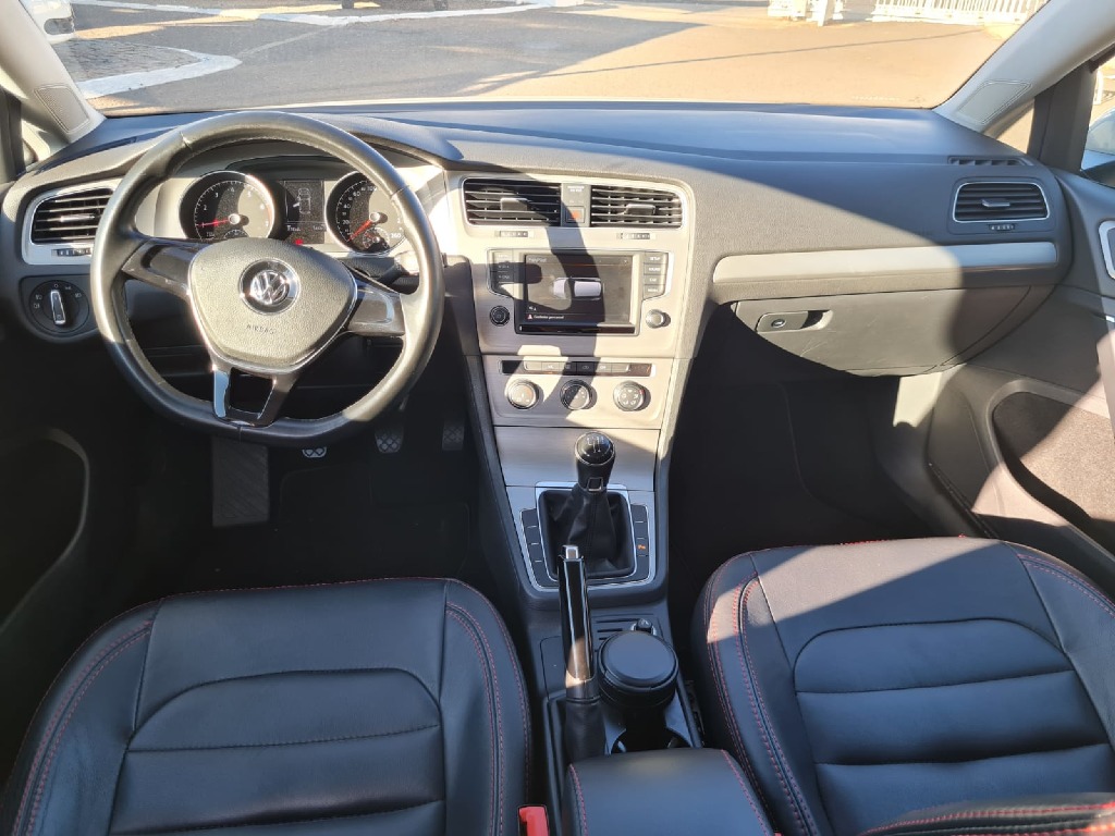 VOLKSWAGEN GOLF 1.6 MSI COMFORTLINE 16V TOTAL FLEX 4P MANUAL VOLKSWAGEN GOLF 1.6 MSI COMFORTLINE 16V TOTAL FLEX 4P MANUAL