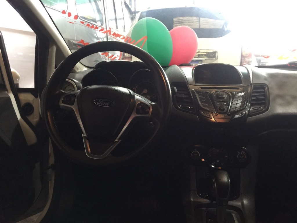 FORD FIESTA 1.6 TITANIUM HATCH 16V FLEX 4P POWERSHIFT FORD FIESTA 1.6 TITANIUM HATCH 16V FLEX 4P POWERSHIFT