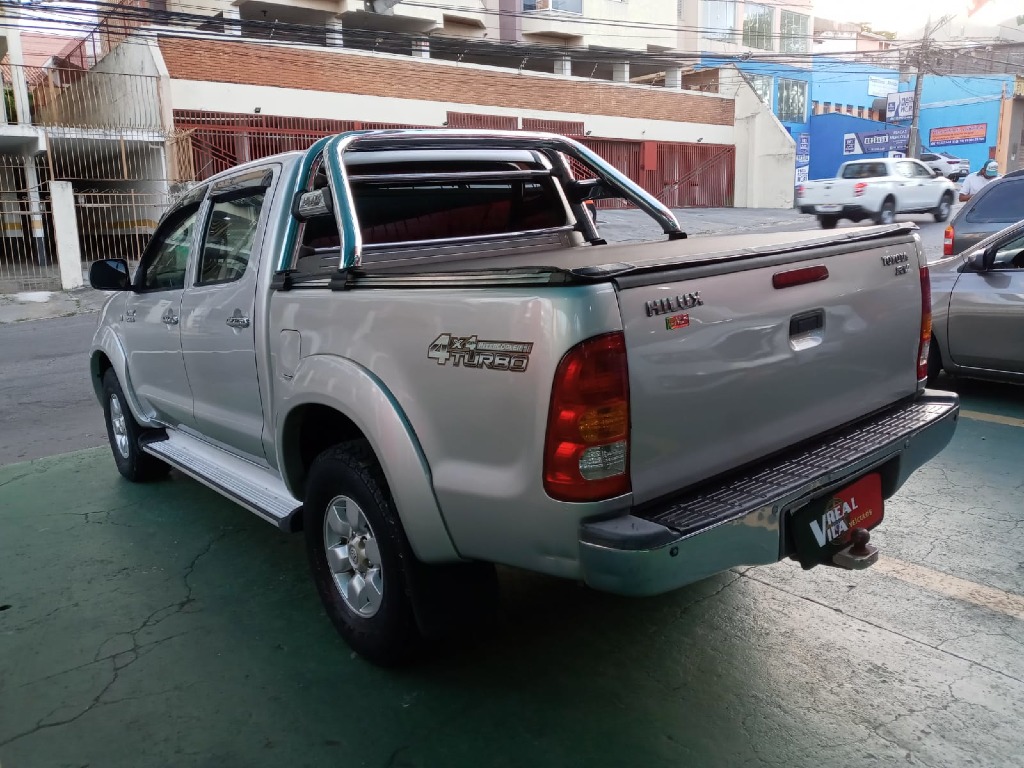 TOYOTA HILUX 3.0 SRV 4X4 CD 16V TURBO INTERCOOLER DIESEL 4P MANUAL TOYOTA HILUX 3.0 SRV 4X4 CD 16V TURBO INTERCOOLER DIESEL 4P MANUAL