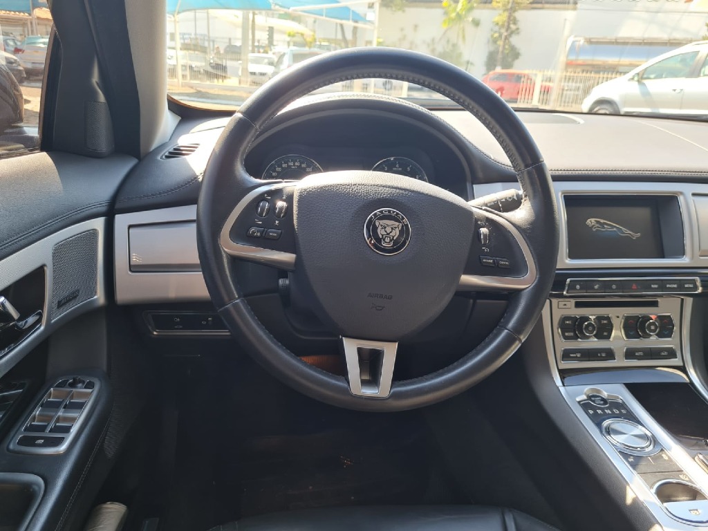 JAGUAR XF 2.0 PREMIUM LUXURY TURBOCHARGED GASOLINA 4P AUTOMATICO JAGUAR XF 2.0 PREMIUM LUXURY TURBOCHARGED GASOLINA 4P AUTOMATICO