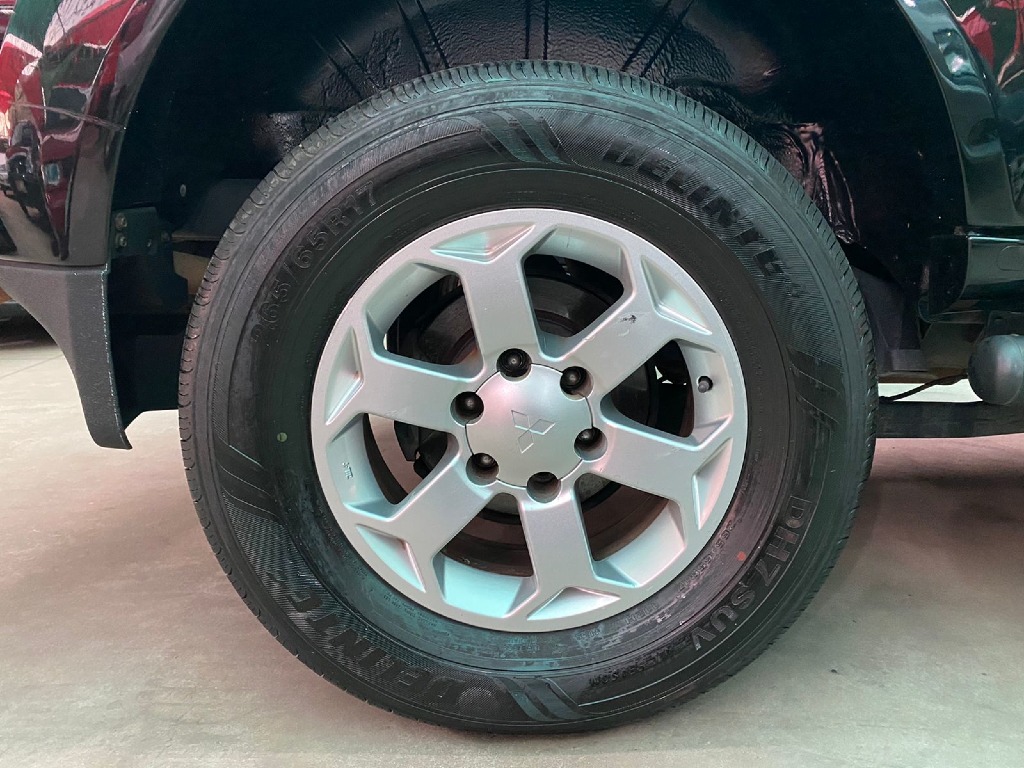 MITSUBISHI PAJERO 2.5 HD 4X4 8V TURBO INTERCOOLER DIESEL 4P MANUAL MITSUBISHI PAJERO 2.5 HD 4X4 8V TURBO INTERCOOLER DIESEL 4P MANUAL