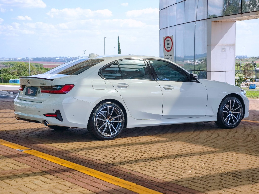 BMW 320I 2.0 16V TURBO GASOLINA SPORT AUTOMÁTICO BMW 320I 2.0 16V TURBO GASOLINA SPORT AUTOMÁTICO