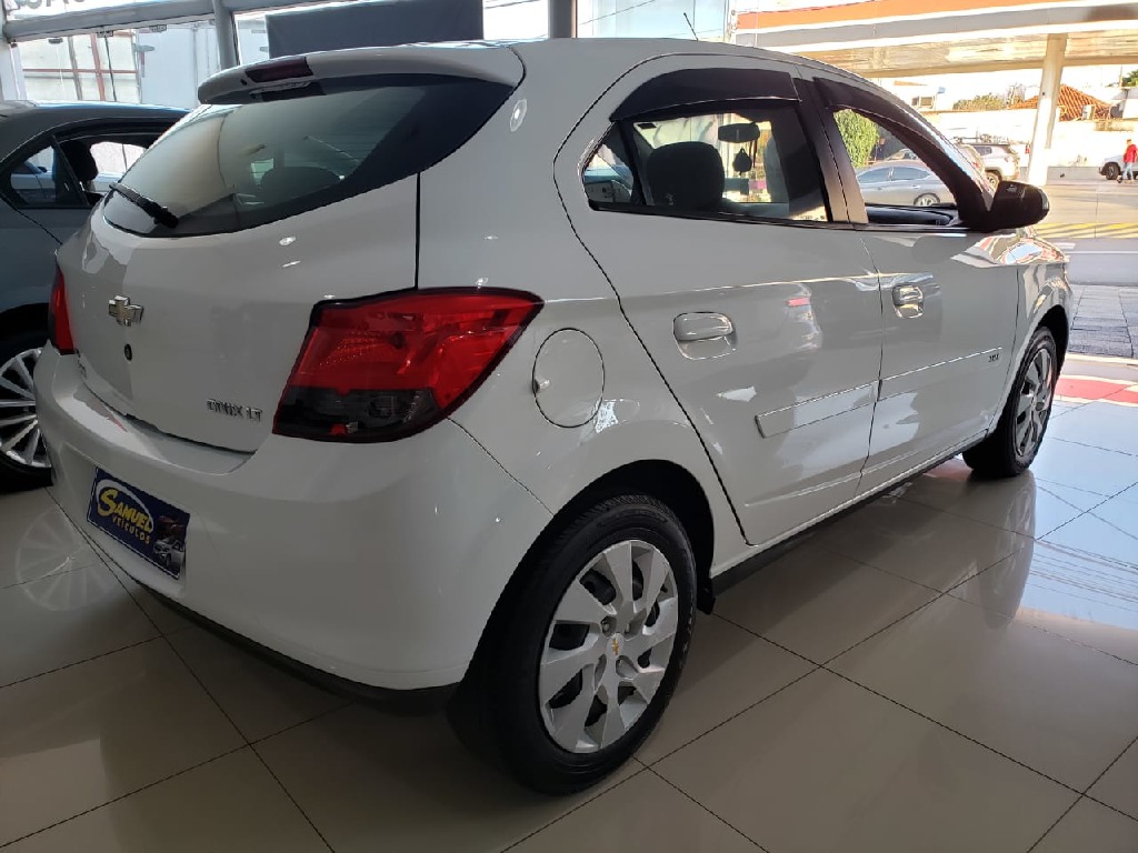 CHEVROLET ONIX 1.4 MPFI LT 8V FLEX 4P MANUAL CHEVROLET ONIX 1.4 MPFI LT 8V FLEX 4P MANUAL