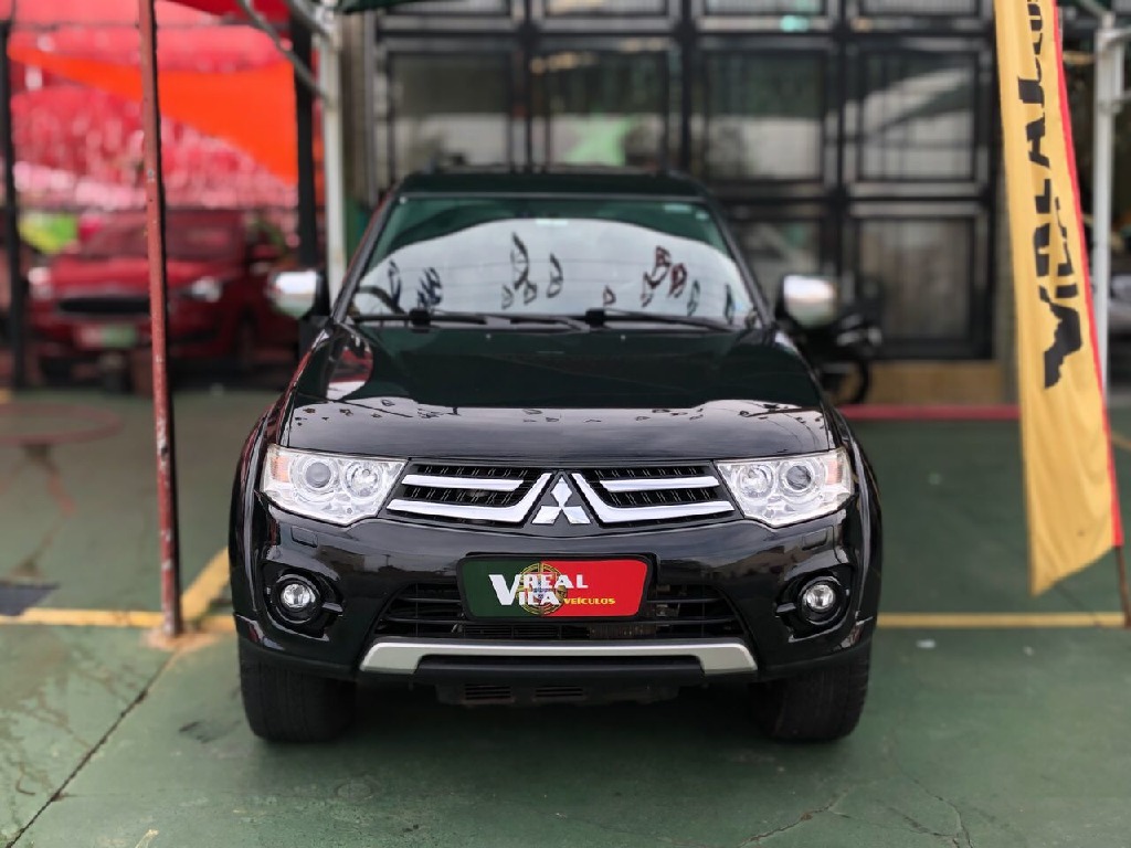 MITSUBISHI PAJERO 3.5 HPE 4X4 7 LUGARES V6 24V FLEX 4P AUTOMATICO MITSUBISHI PAJERO 3.5 HPE 4X4 7 LUGARES V6 24V FLEX 4P AUTOMATICO