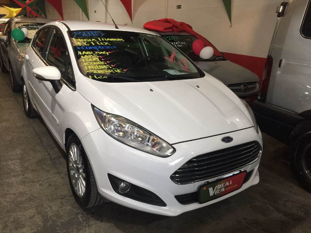 FORD FIESTA 1.6 TITANIUM HATCH 16V FLEX 4P POWERSHIFT FORD FIESTA 1.6 TITANIUM HATCH 16V FLEX 4P POWERSHIFT