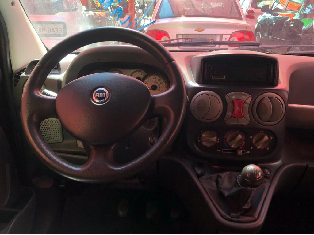 FIAT DOBLO 1.8 MPI ADVENTURE 8V FLEX 4P MANUAL FIAT DOBLO 1.8 MPI ADVENTURE 8V FLEX 4P MANUAL