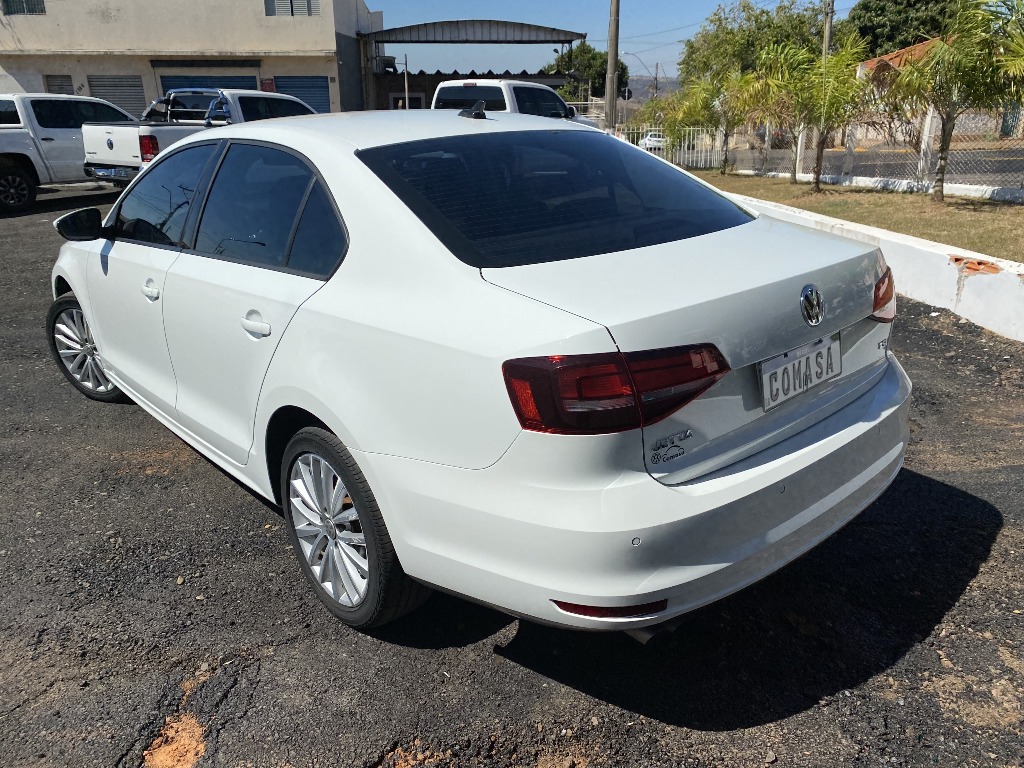 VOLKSWAGEN JETTA 1.4 16V TSI COMFORTLINE GASOLINA 4P TIPTRONIC VOLKSWAGEN JETTA 1.4 16V TSI COMFORTLINE GASOLINA 4P TIPTRONIC