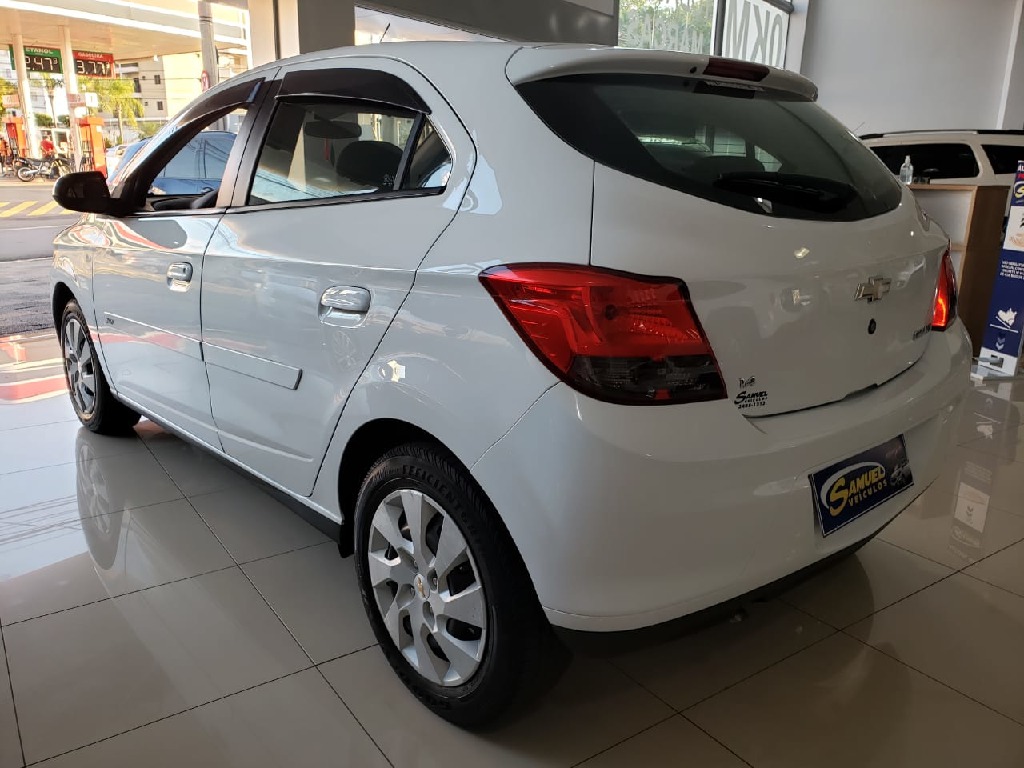 CHEVROLET ONIX 1.4 MPFI LT 8V FLEX 4P MANUAL CHEVROLET ONIX 1.4 MPFI LT 8V FLEX 4P MANUAL