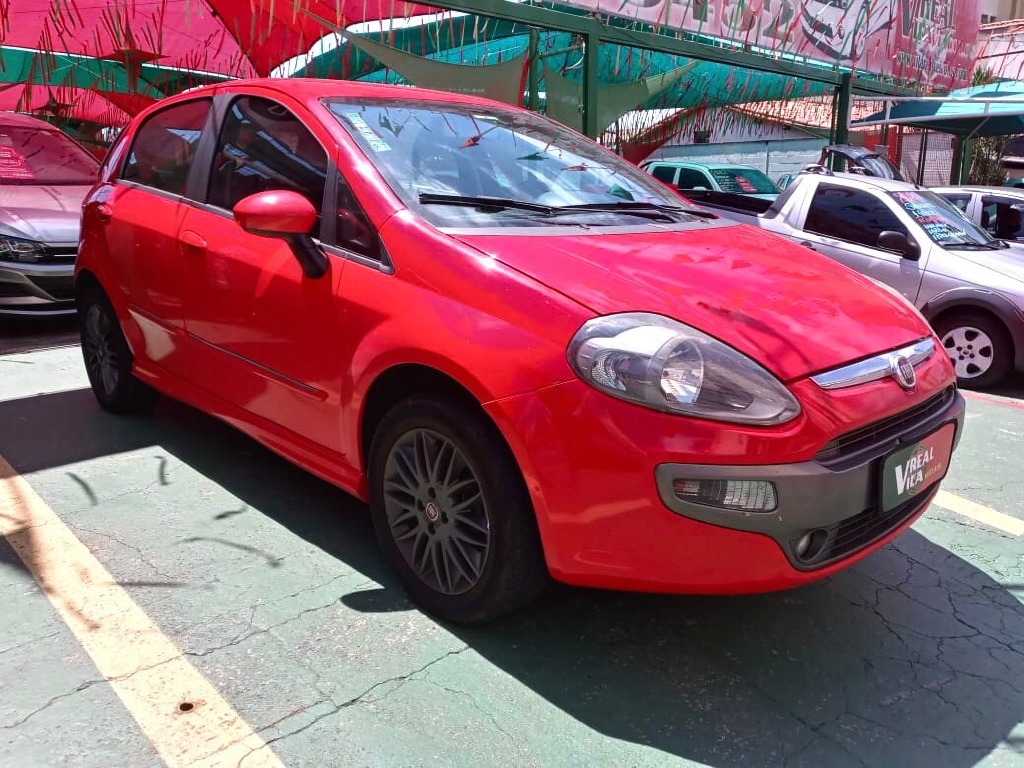 FIAT PUNTO 1.8 SPORTING 16V FLEX 4P AUTOMATIZADO FIAT PUNTO 1.8 SPORTING 16V FLEX 4P AUTOMATIZADO