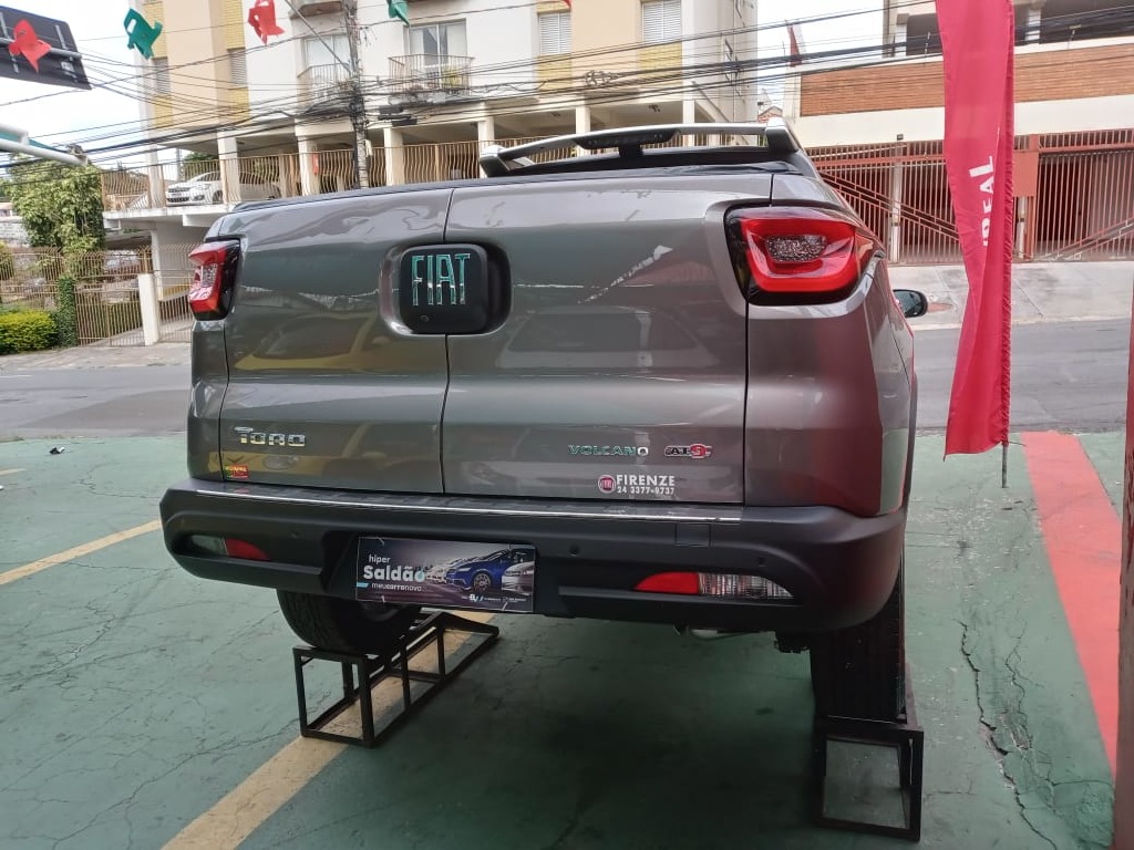 FIAT TORO 2.4 16V MULTIAIR FLEX VOLCANO AT9 FIAT TORO 2.4 16V MULTIAIR FLEX VOLCANO AT9