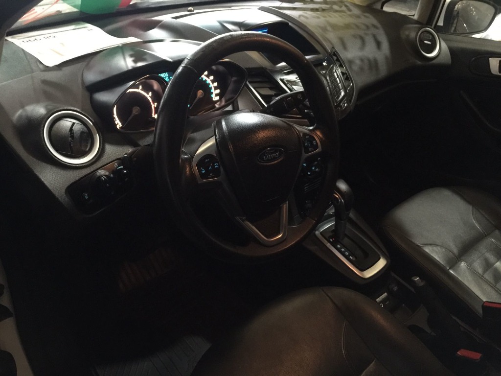 FORD FIESTA 1.6 TITANIUM HATCH 16V FLEX 4P POWERSHIFT FORD FIESTA 1.6 TITANIUM HATCH 16V FLEX 4P POWERSHIFT