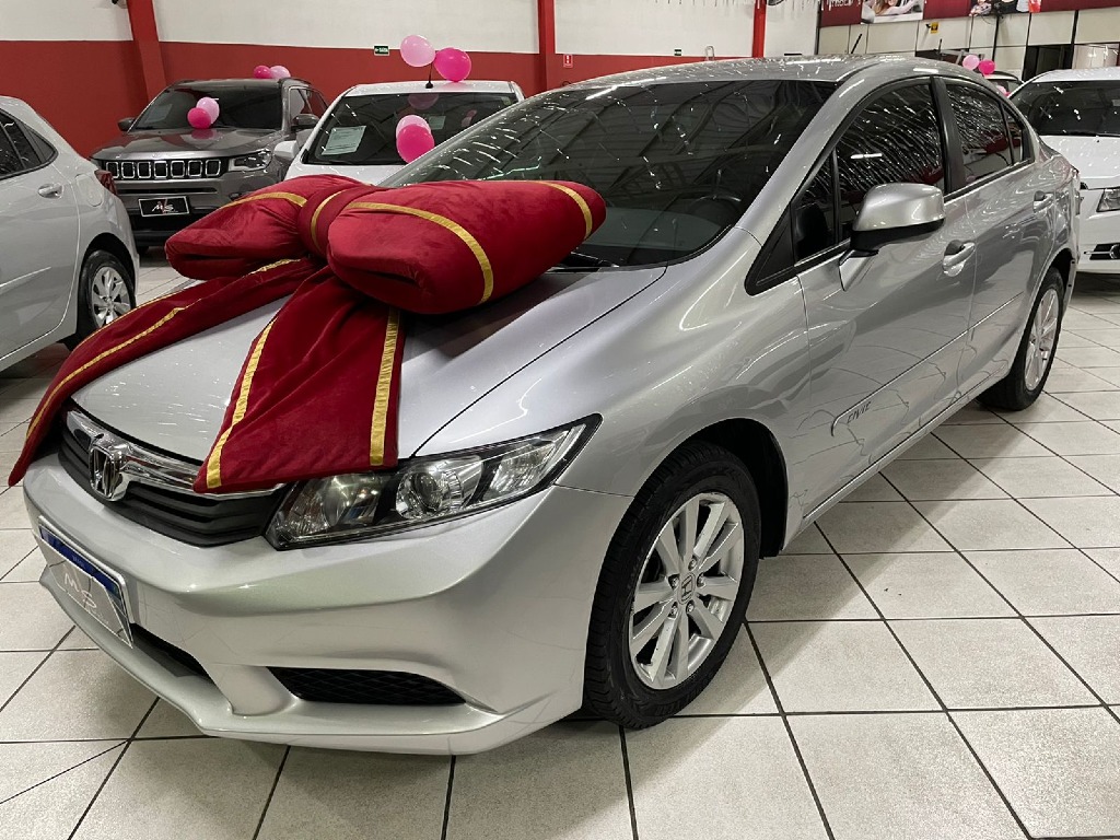 HONDA CIVIC 1.8 LXS 16V FLEX 4P AUTOMATICO HONDA CIVIC 1.8 LXS 16V FLEX 4P AUTOMATICO