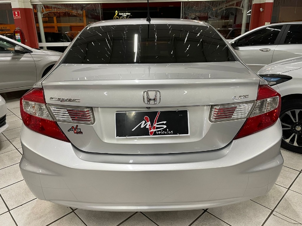 HONDA CIVIC 1.8 LXS 16V FLEX 4P AUTOMATICO HONDA CIVIC 1.8 LXS 16V FLEX 4P AUTOMATICO