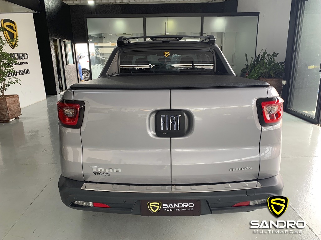FIAT TORO 1.8 16V EVO FLEX FREEDOM AT6 FIAT TORO 1.8 16V EVO FLEX FREEDOM AT6