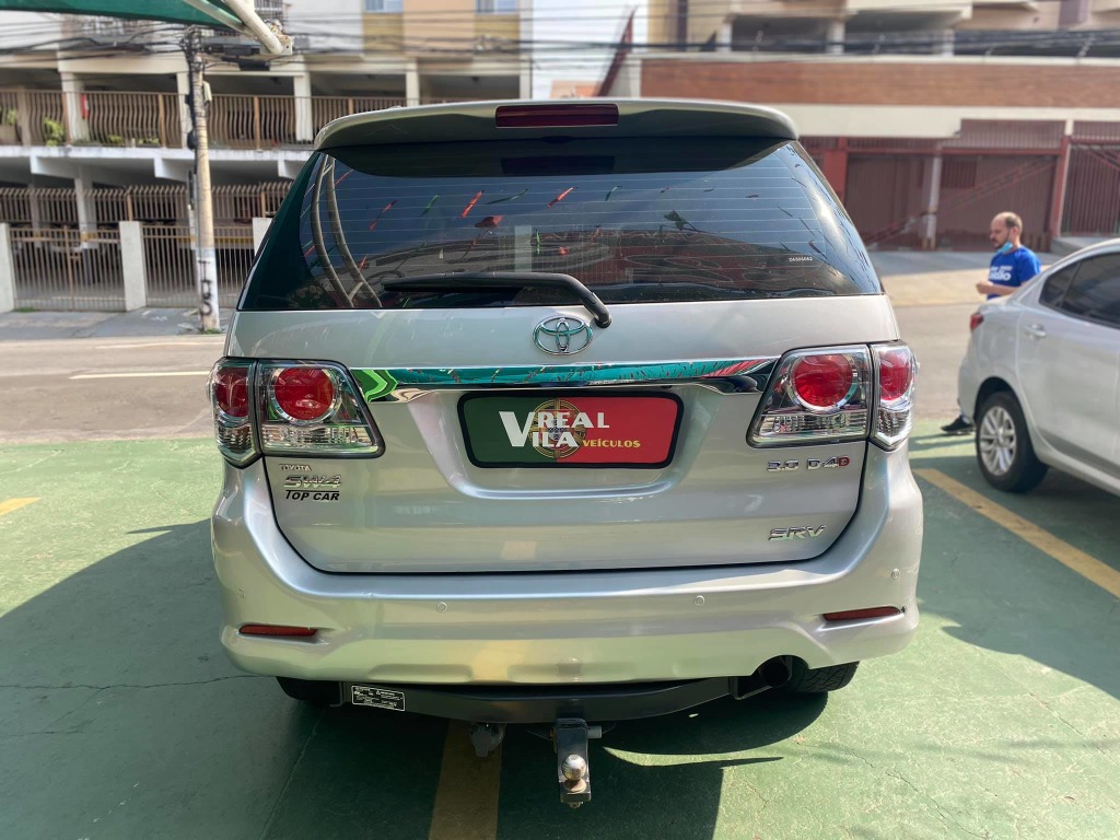 TOYOTA HILUX 3.0 SRV 4X4 CD 7 LUGARES 16V TURBO INTERCOOLER DIESEL 4P AUTOMATICO TOYOTA HILUX 3.0 SRV 4X4 CD 7 LUGARES 16V TURBO INTERCOOLER DIESEL 4P AUTOMATICO