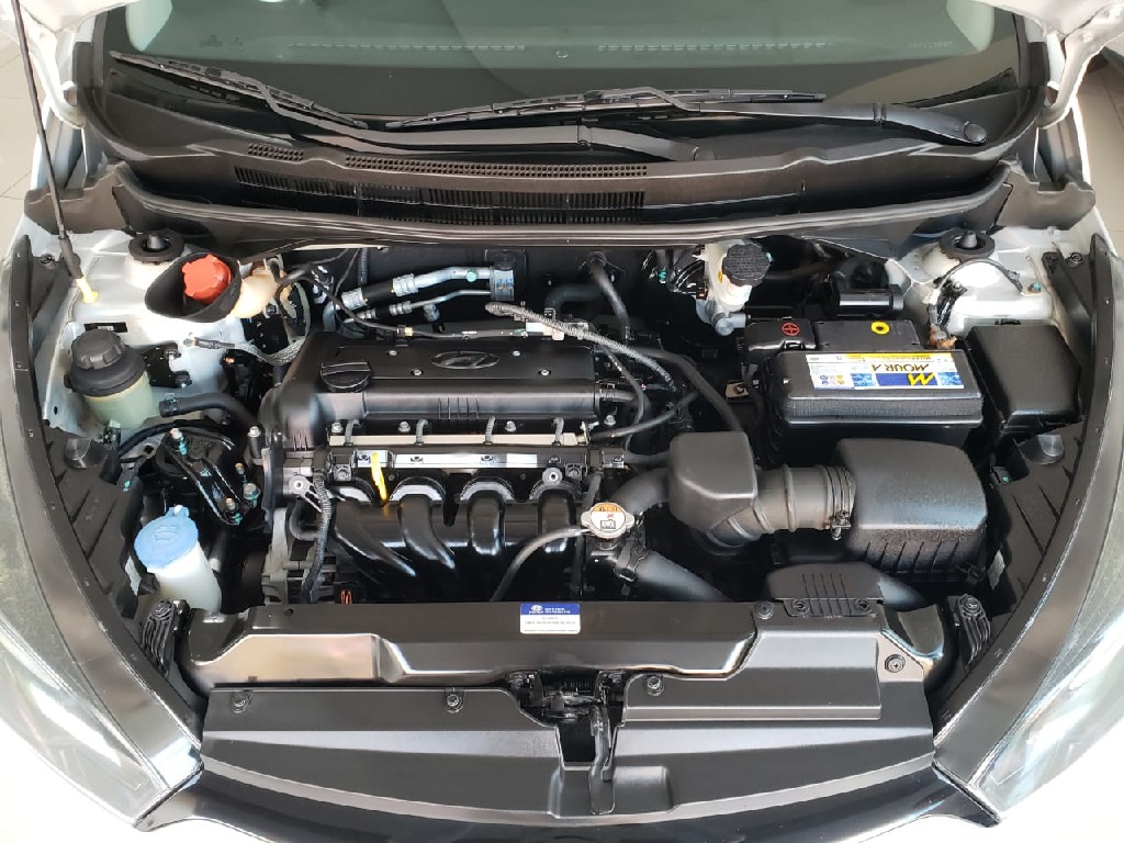 HYUNDAI HB20S 1.6 COMFORT PLUS 16V FLEX 4P MANUAL HYUNDAI HB20S 1.6 COMFORT PLUS 16V FLEX 4P MANUAL